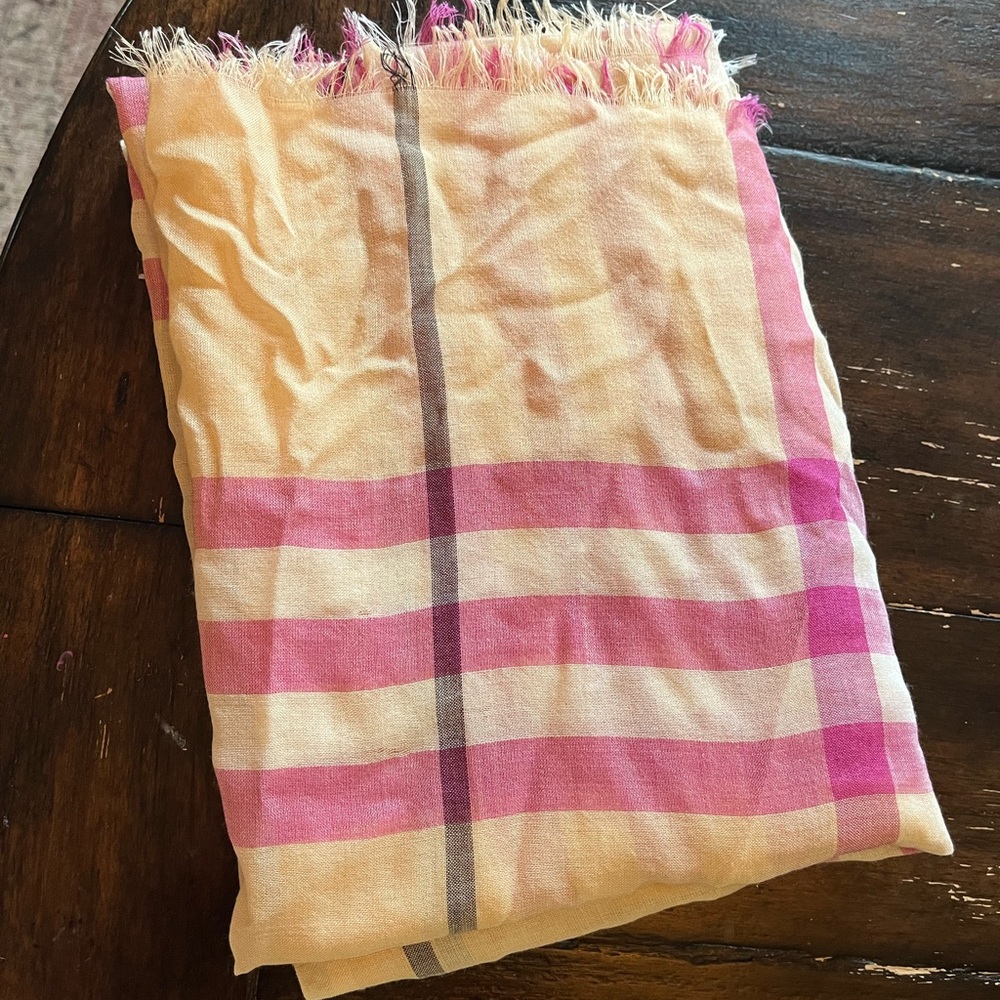 Authentic Burberry giant check scarf